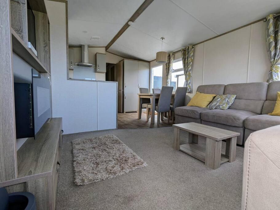 Beautiful Pet Friendly Southerness Caravan With Sea View & Decking Area Mainsriddle 外观 照片