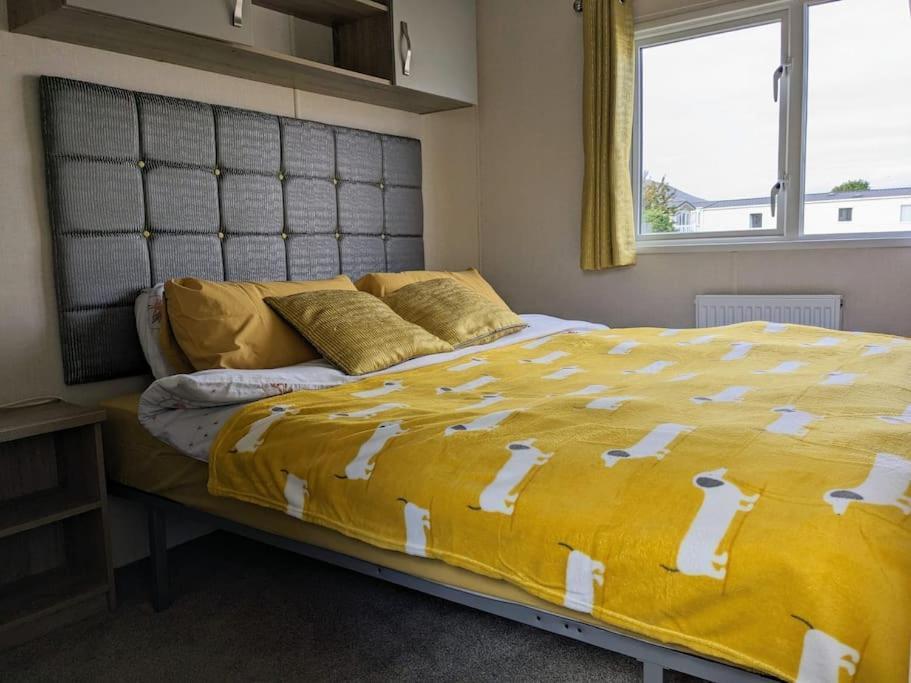 Beautiful Pet Friendly Southerness Caravan With Sea View & Decking Area Mainsriddle 外观 照片