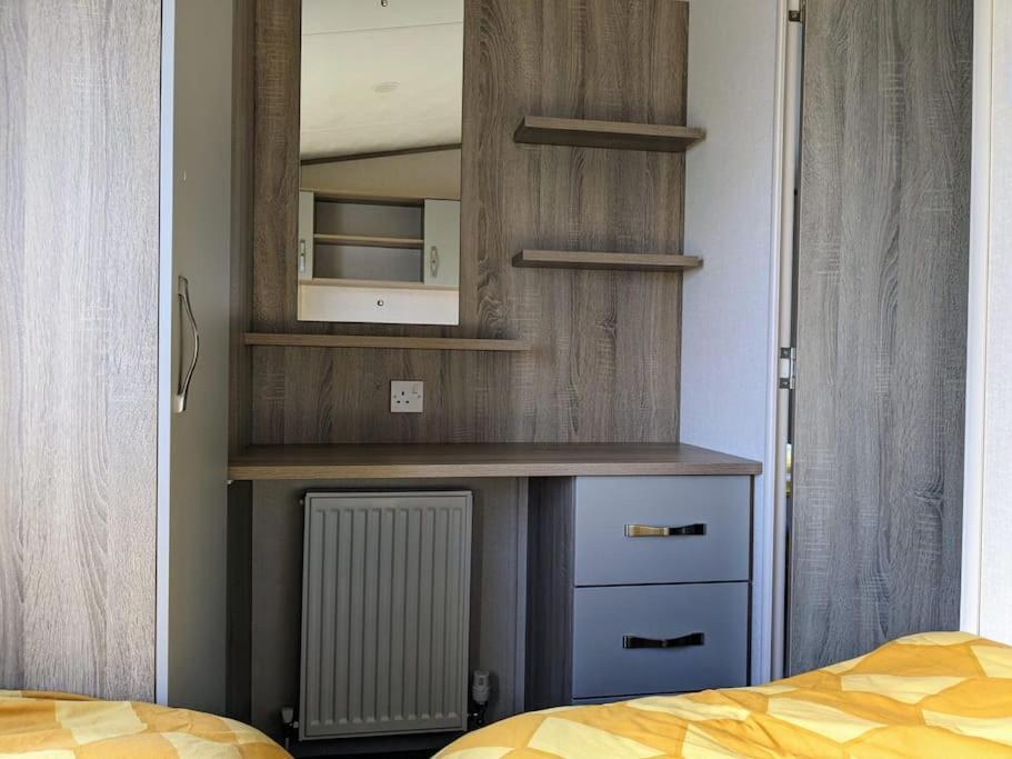 Beautiful Pet Friendly Southerness Caravan With Sea View & Decking Area Mainsriddle 外观 照片