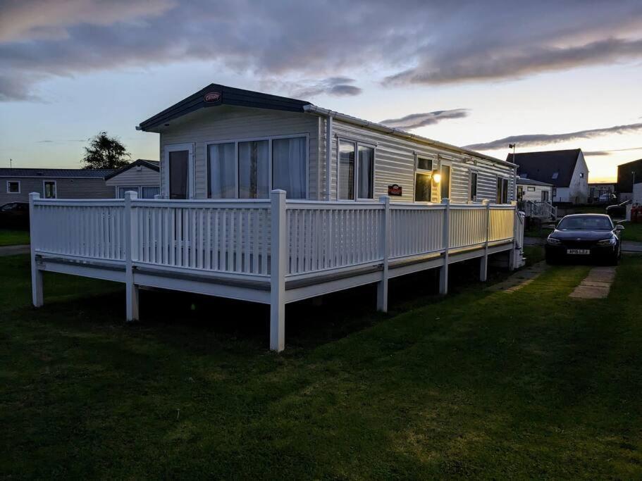 Beautiful Pet Friendly Southerness Caravan With Sea View & Decking Area Mainsriddle 外观 照片