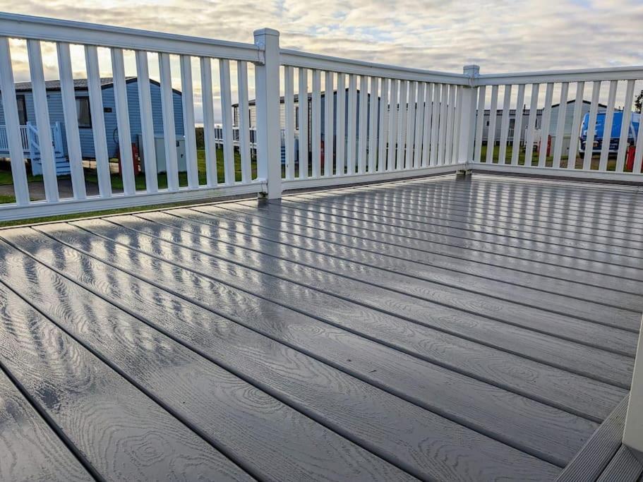 Beautiful Pet Friendly Southerness Caravan With Sea View & Decking Area Mainsriddle 外观 照片